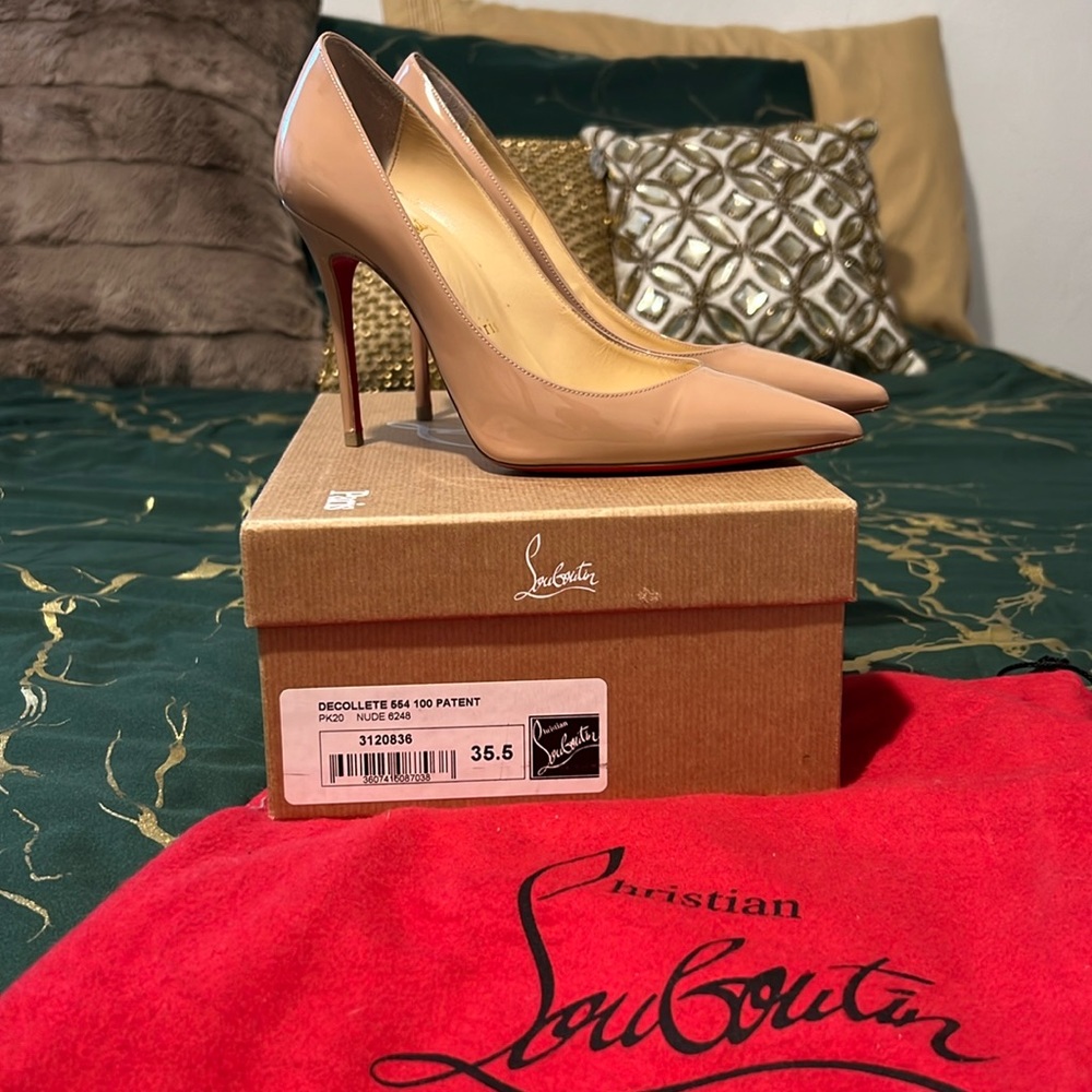 Christian Louboutin Decollete 554 100 patent NUDE